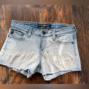 Big Star Alex mid rise jean shorts size 28
